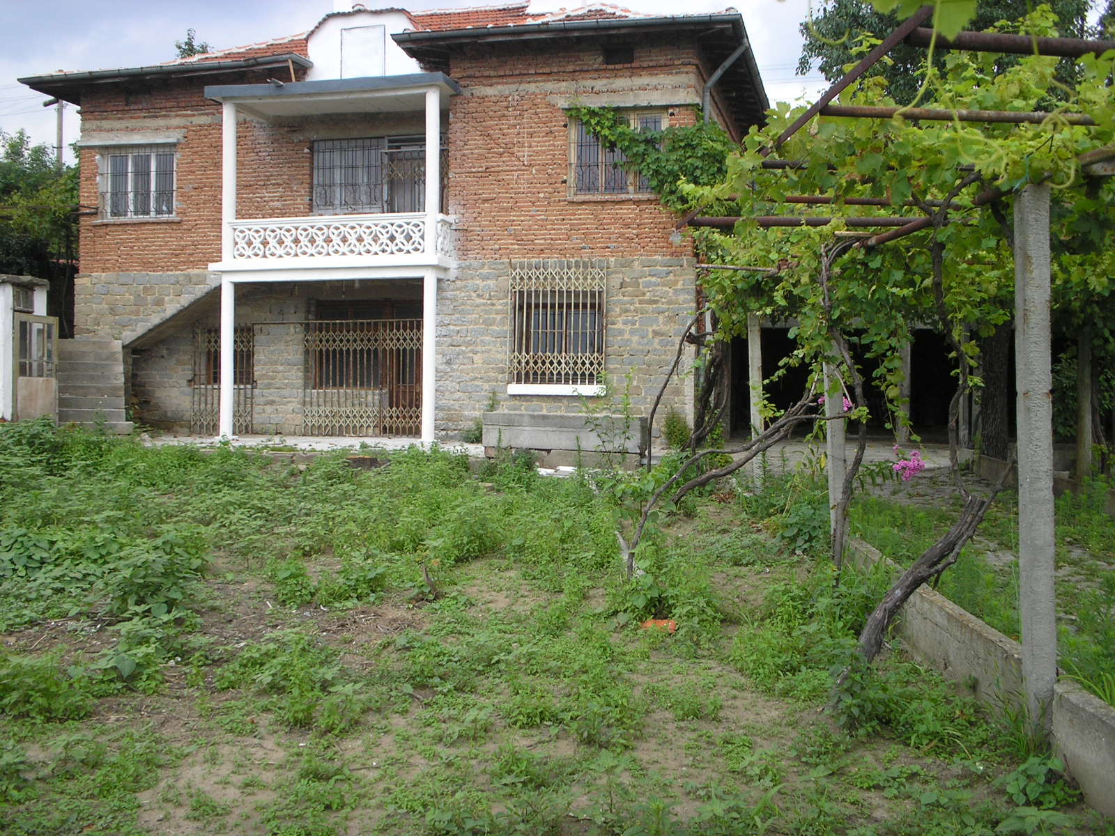 Huge , solid house , mountain