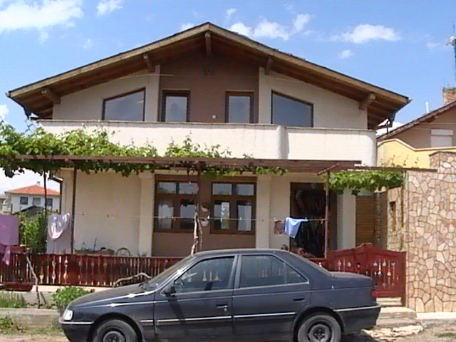 A HUGE HOUSE ON THE VERY SANDY BEACH OF THE BLACK SEA NEAR SHABLA