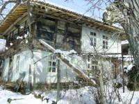 Продавам къща с дворно място в село Давери, община Елена, област Велико Търново