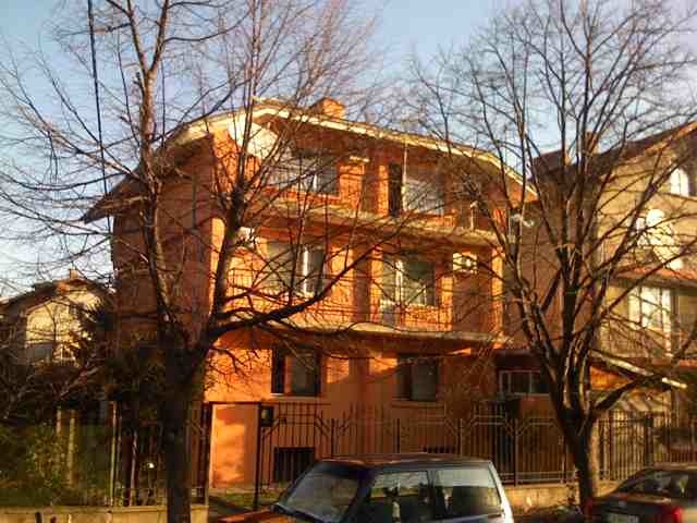 Excellent house and property in Ovcha Kupel - Sofia