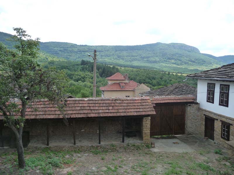 Панорамен имот в сърцето на България