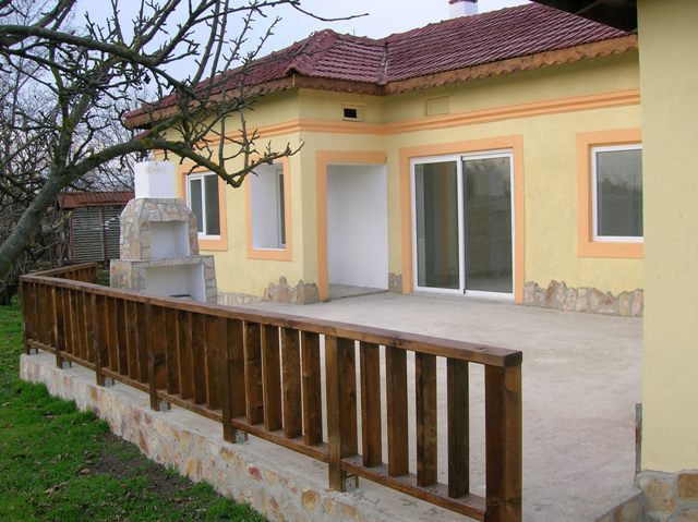 A solid rural house close to the town of Dobrich/Varna/Balchik