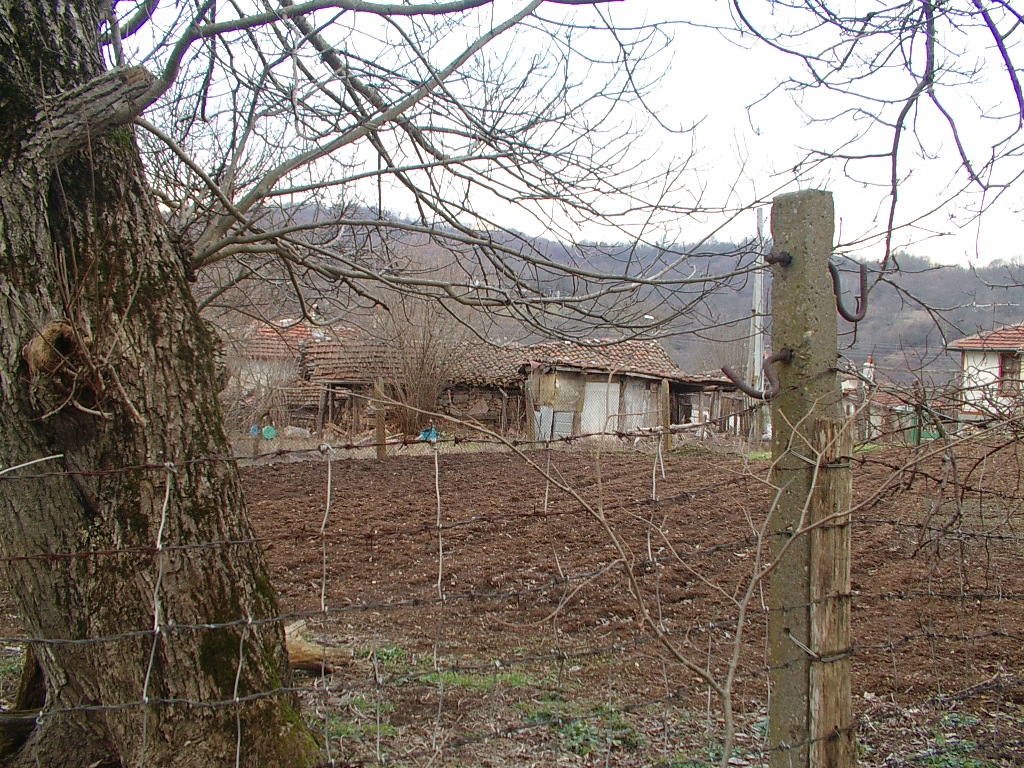 дворно място в с.Бръшлян,общ.Малко търново