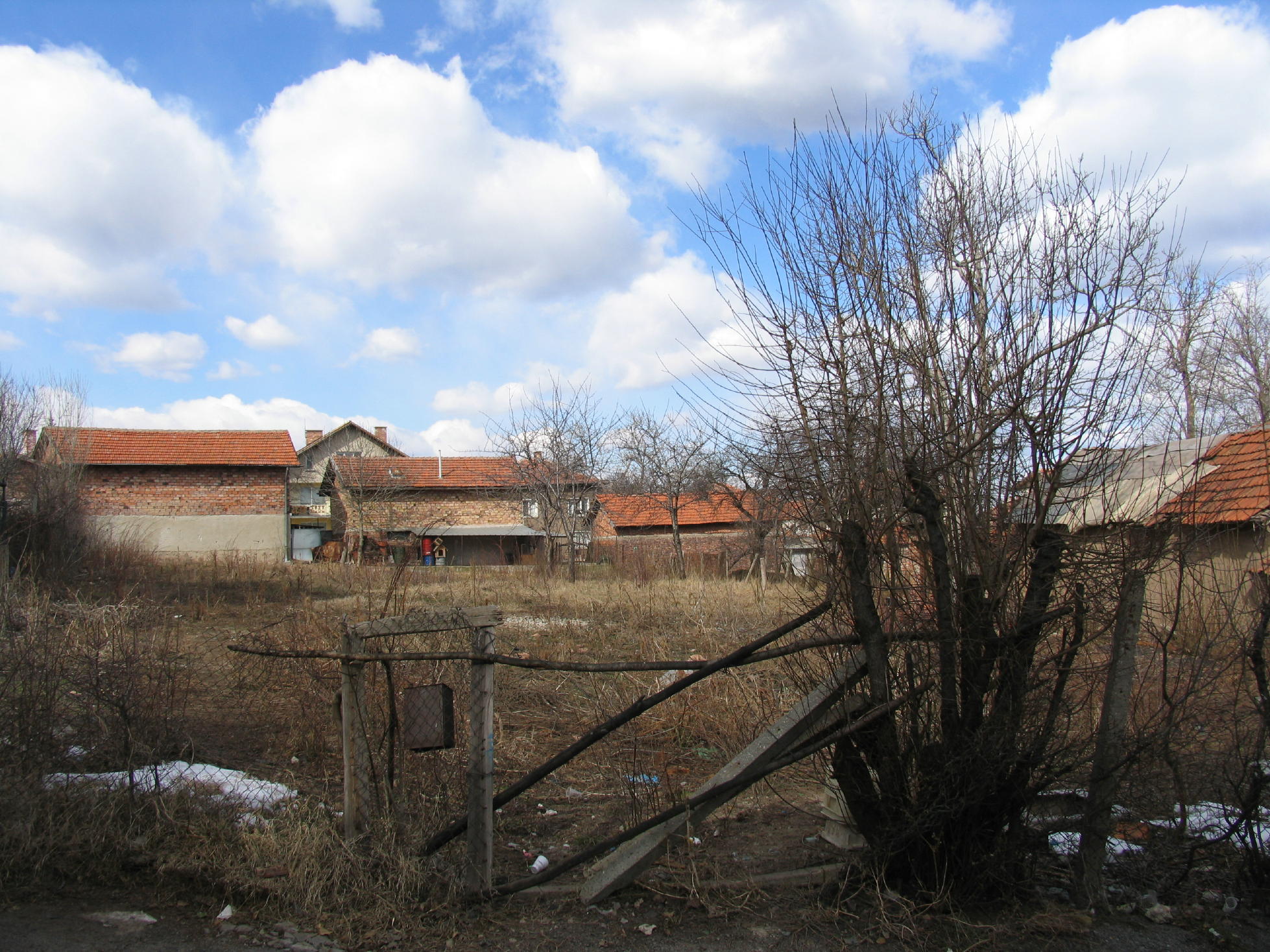 Долни Лозен, 1300 кв.м, дворно място, УПИ, ток, вода, канал, асфалт