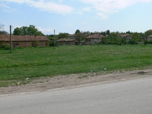 Парцел в строителните граници на село Гецово, община Разград с площ 5852 кв.м