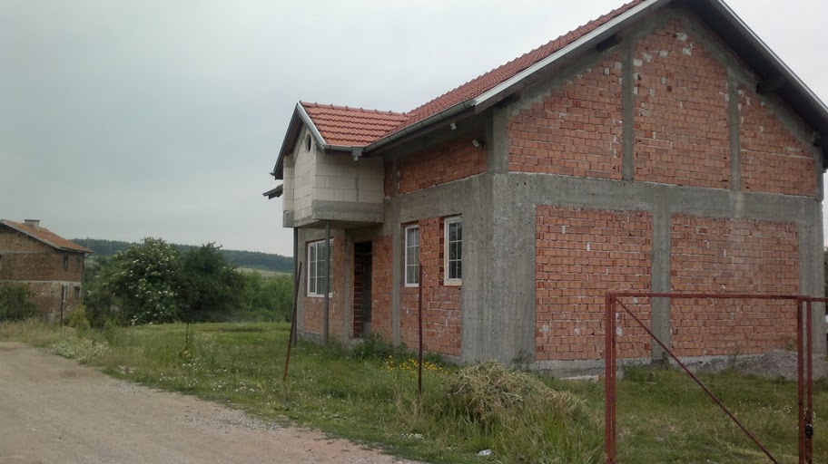 Продавам къща Перник кв. Църква 160кв.м., парцел 1250 кв.м., 15 мин от София